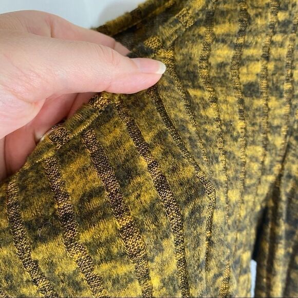 Art Class Girl’s Long Sleeve Puff Shoulder Ribbed Top - Picture 3 of 5